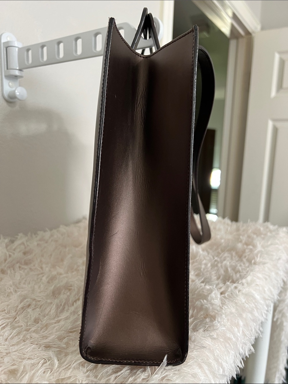 Gucci Bronze Leather Structured Tote with Top Handle and Crossbody Strap - Picture 4 of 15